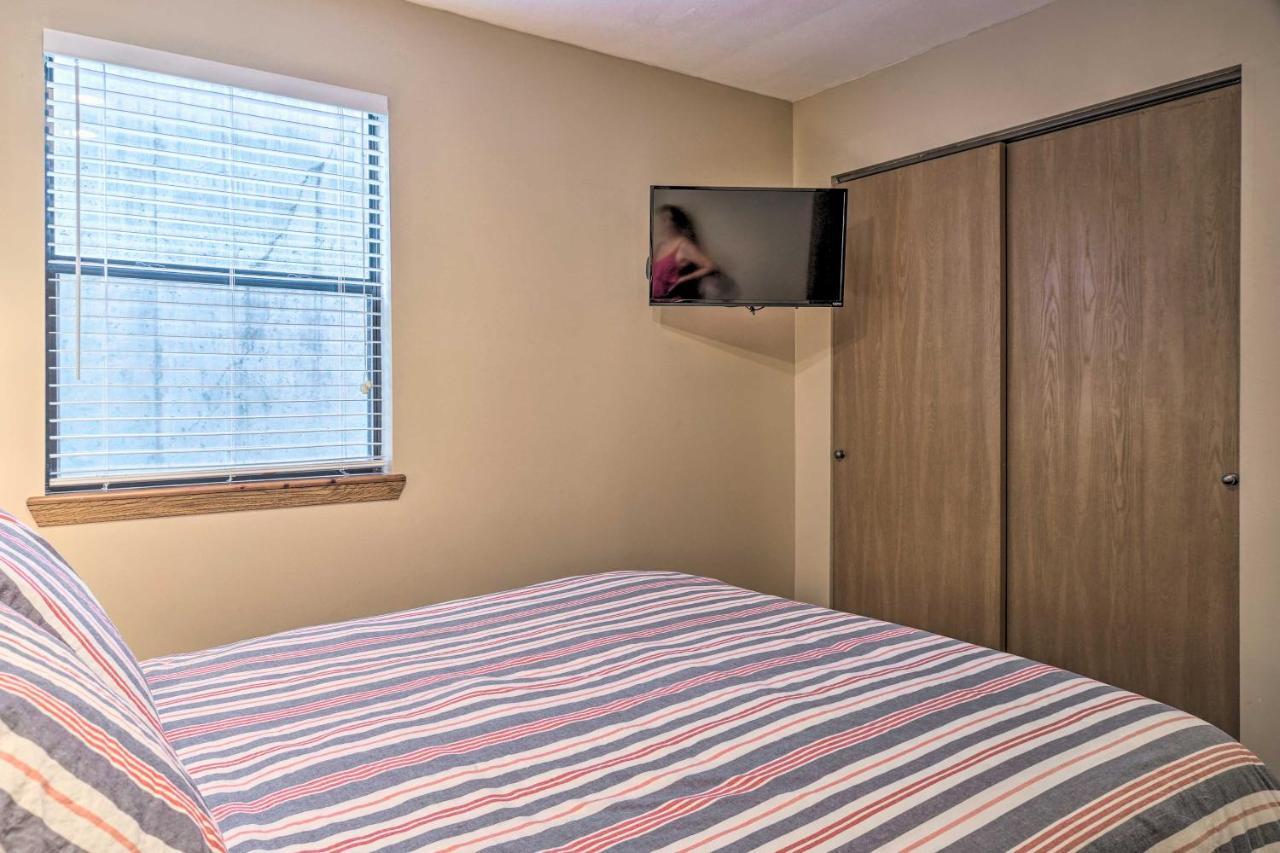 شقة Pet-Friendly Branson Retreat With Pool And Golf Access المظهر الخارجي الصورة
